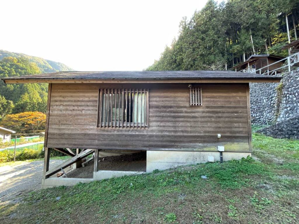 コテージNo.5側面