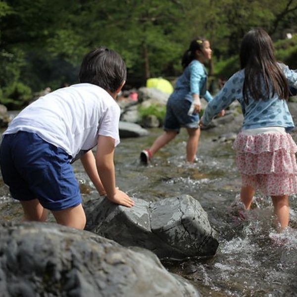 川遊び